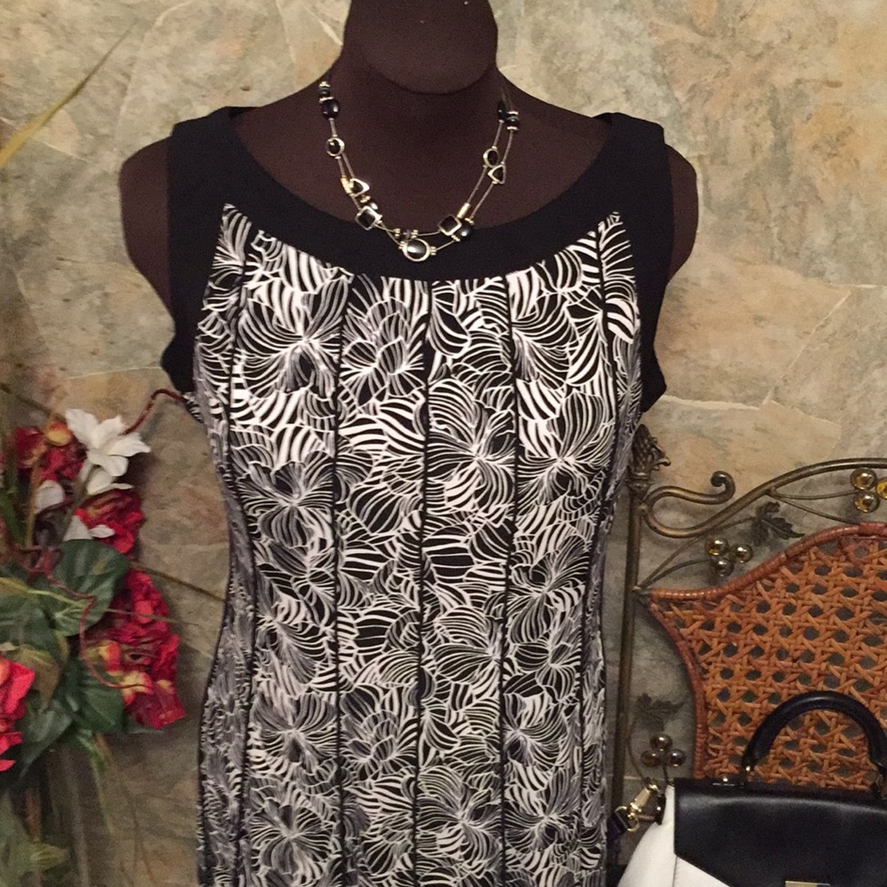 Dress. Hello gorgeous! Classic black-and-white. - Picture 5 of 8